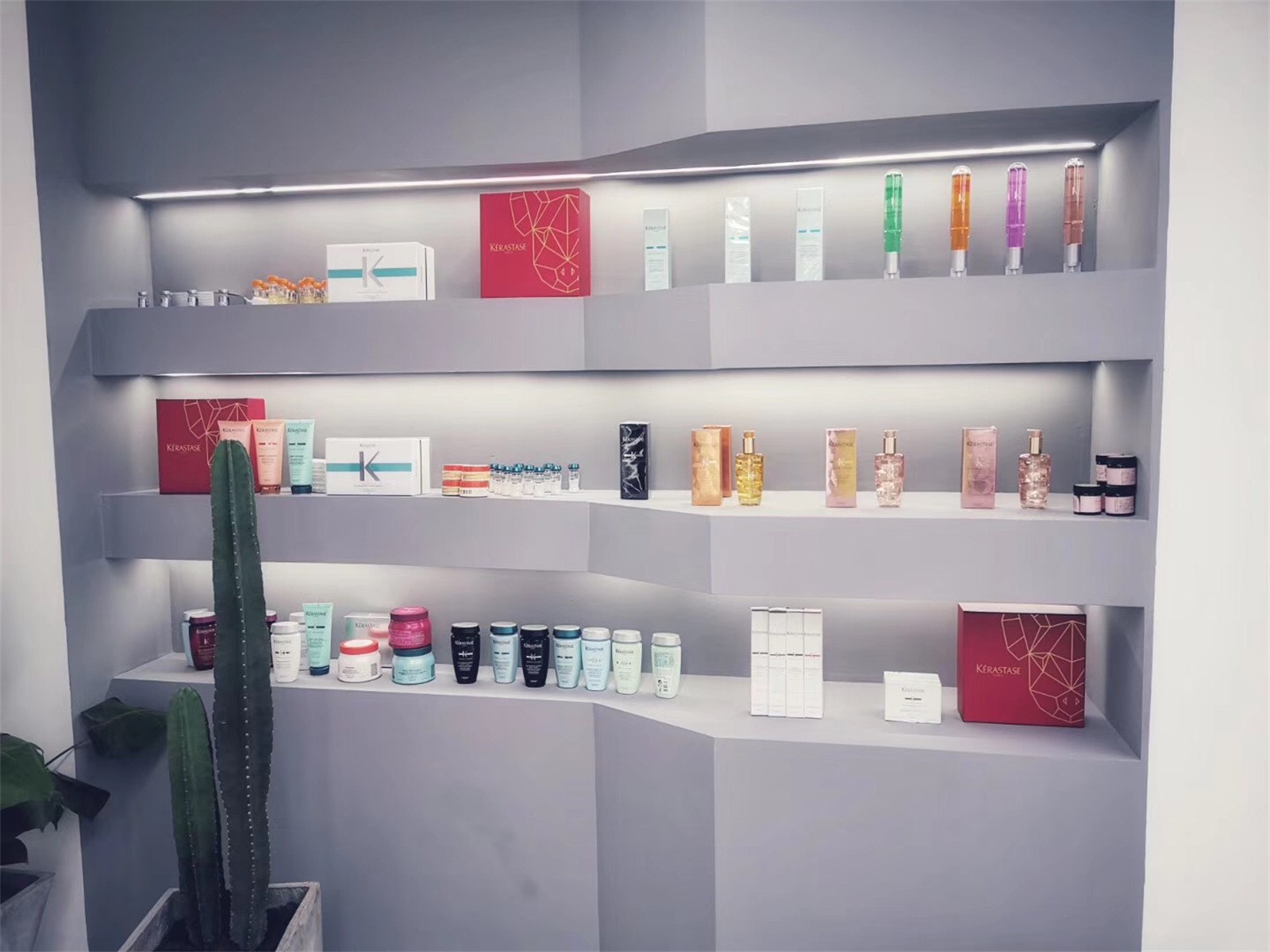 產品展示區(qū).jpg